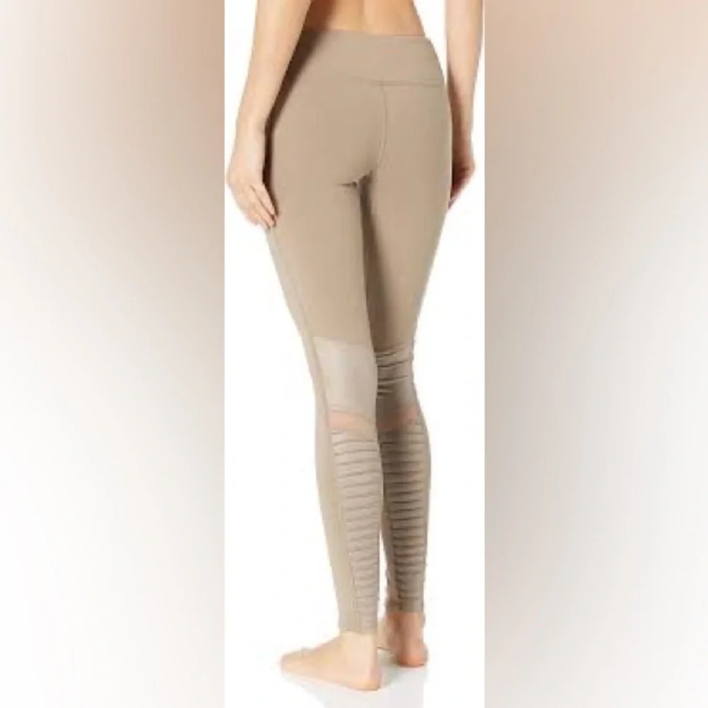 ALO Yoga High-Waist Moto Legging Gravel Medium - Picture 4 of 9